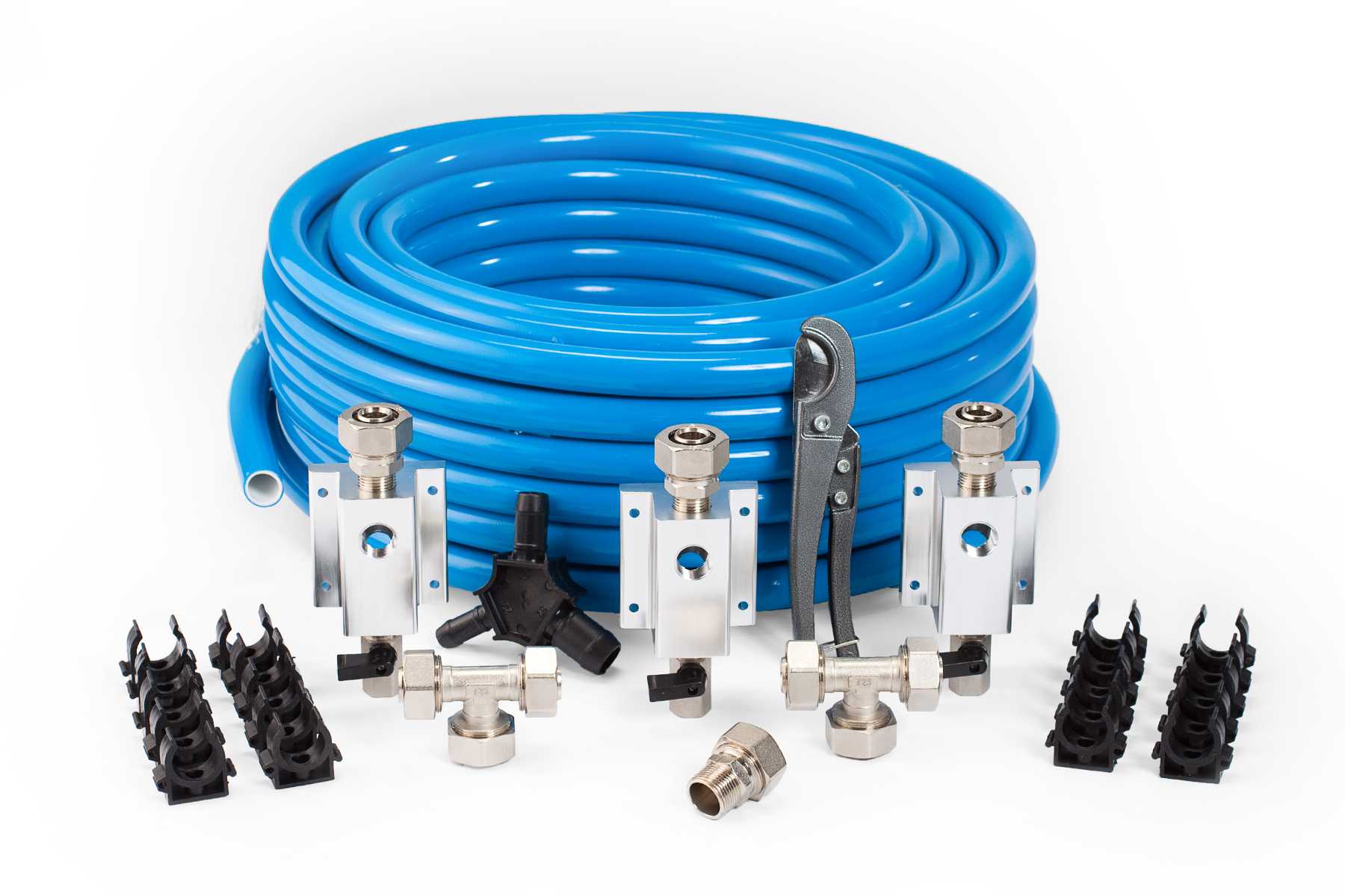 What is the benefit of the Maxline piping system's multi-layer construction?